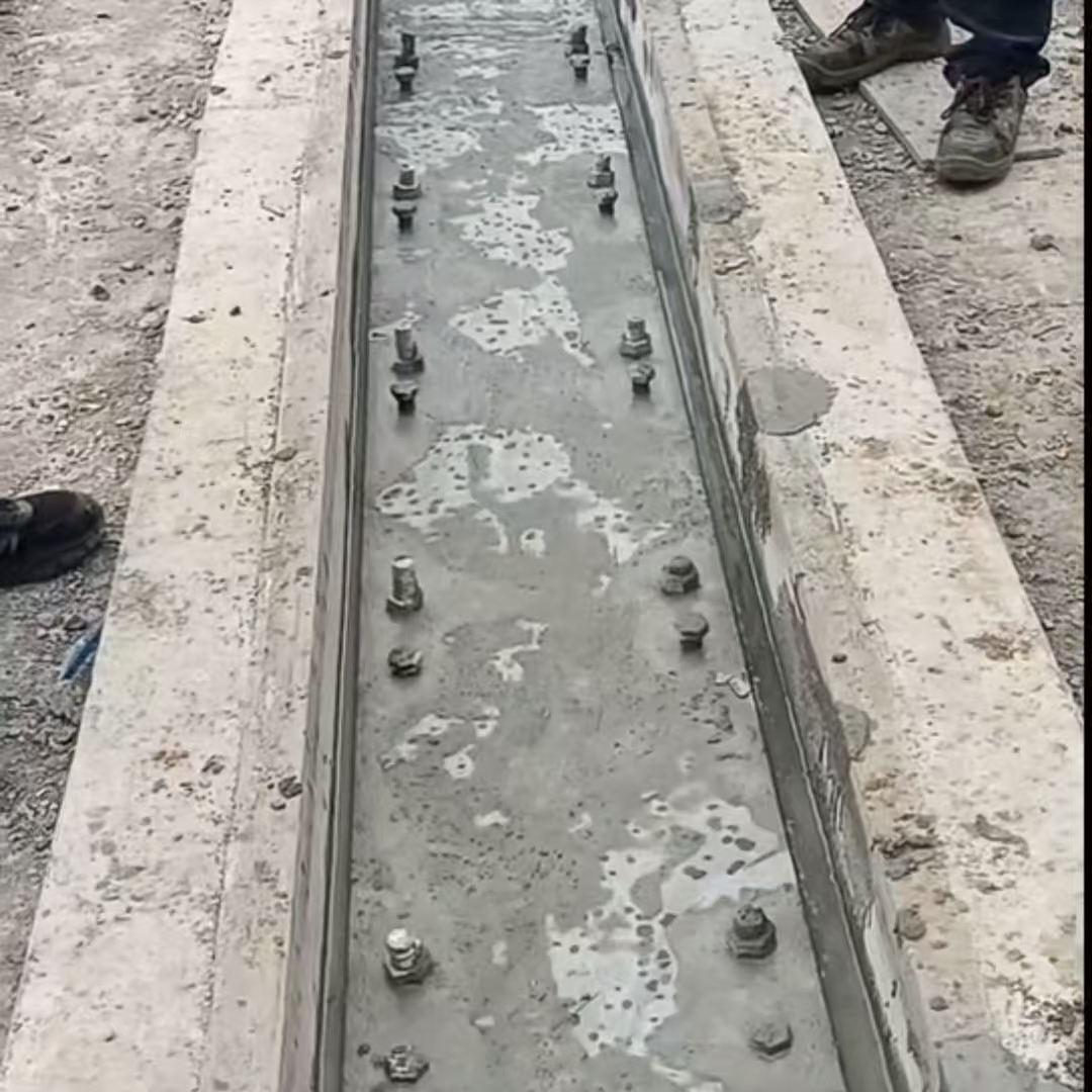 潼南港口码头起重机龙门吊重型机械设备稳固用早强快凝轨道胶泥